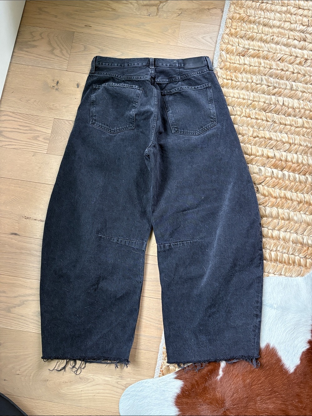 Citizens Of Humanity Horseshoe
barrel-leg jeans - Picture 5 of 5